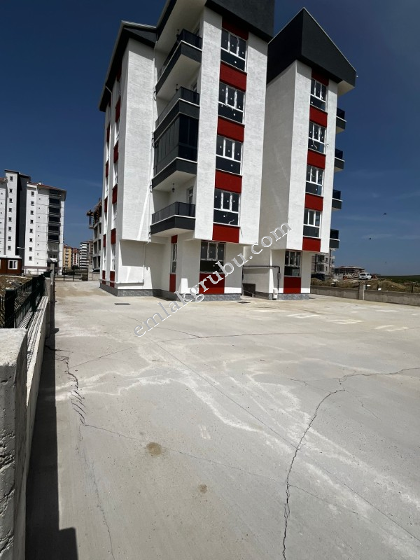 ŞENTEPE SOLDA   SATILIK 3+1 DAİRE